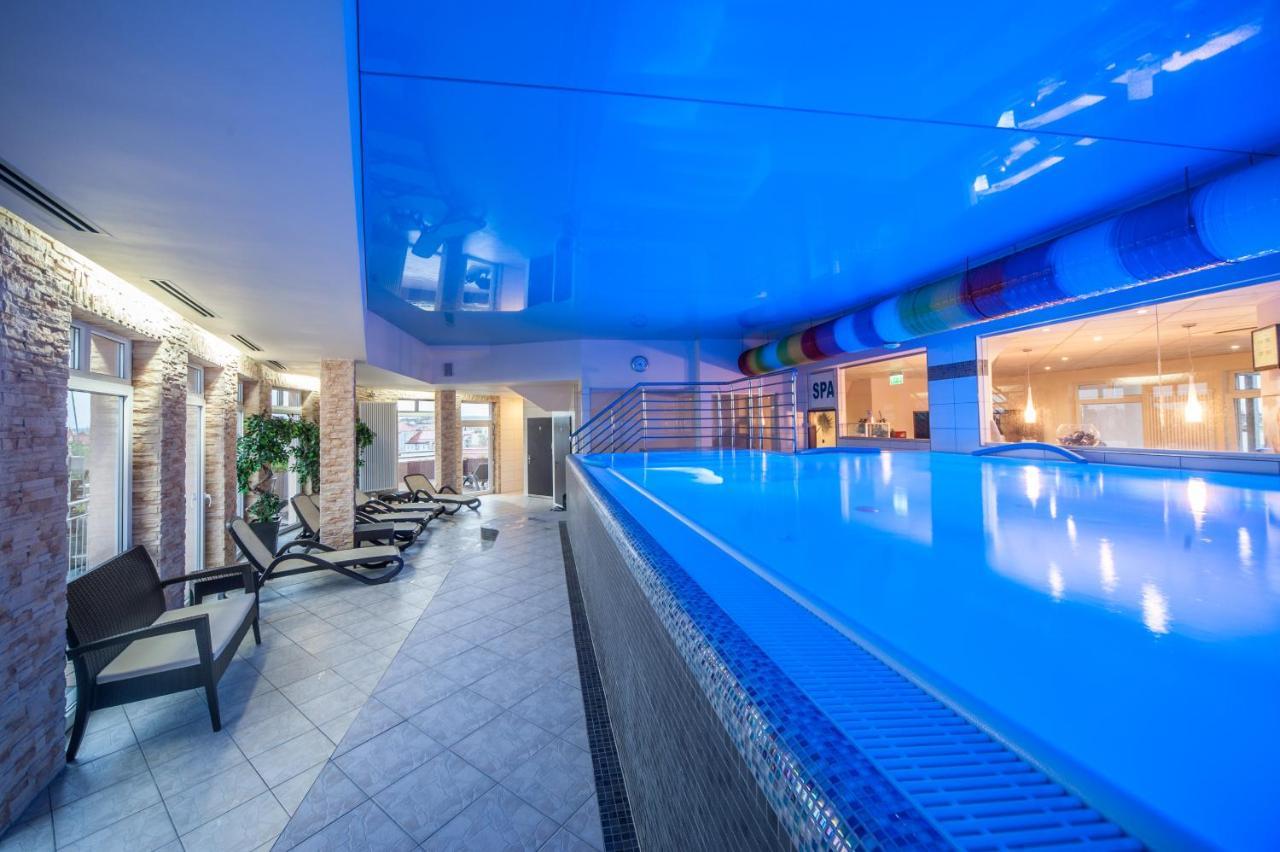 Sky Business Hotel Legnica Exterior foto