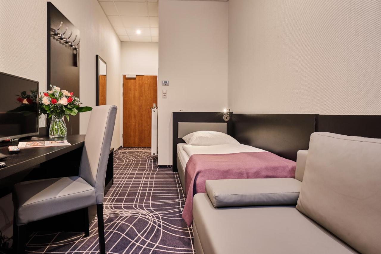 Sky Business Hotel Legnica Exterior foto