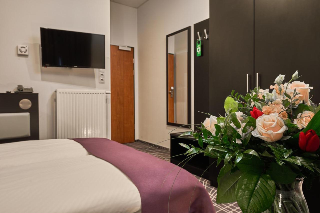 Sky Business Hotel Legnica Exterior foto