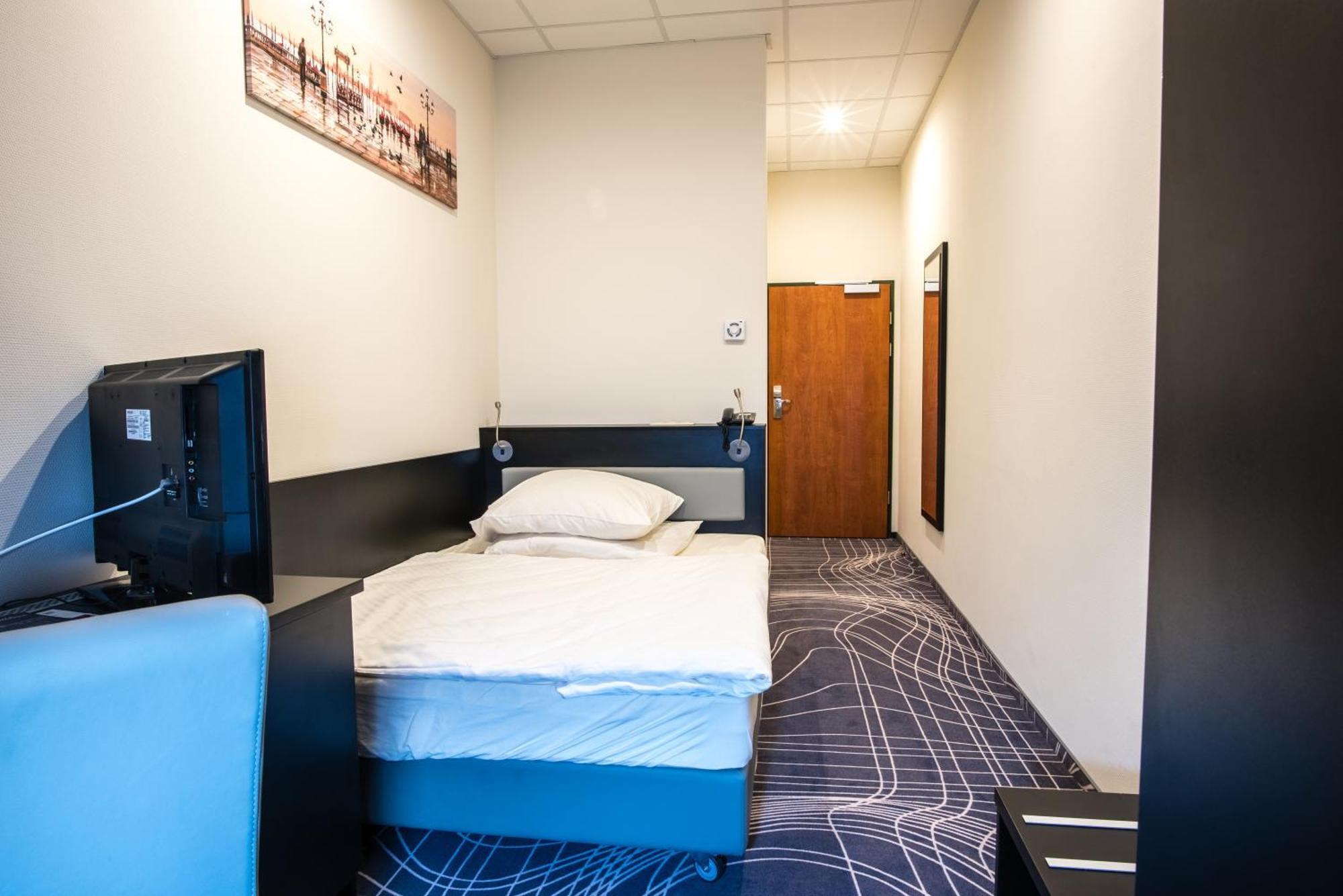 Sky Business Hotel Legnica Exterior foto